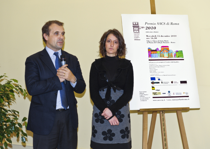 L’Ass. Gasperini e la rappresentante degli Angeli del Centro Storico