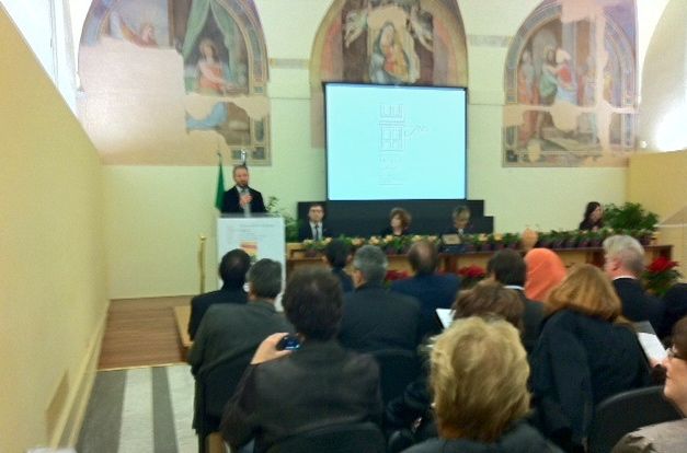 Maurizio Piccirilli del quotidiano Il Tempo’ introduce il premio al Capitano Capano